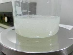 Aspecto del gel fluido una vez elaborado y listo para su envasado