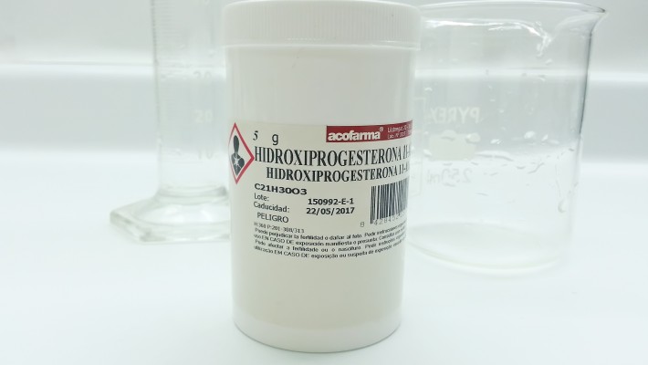 Solución de minoxidil, finasteride y 11-α-hidroxiprogesterona